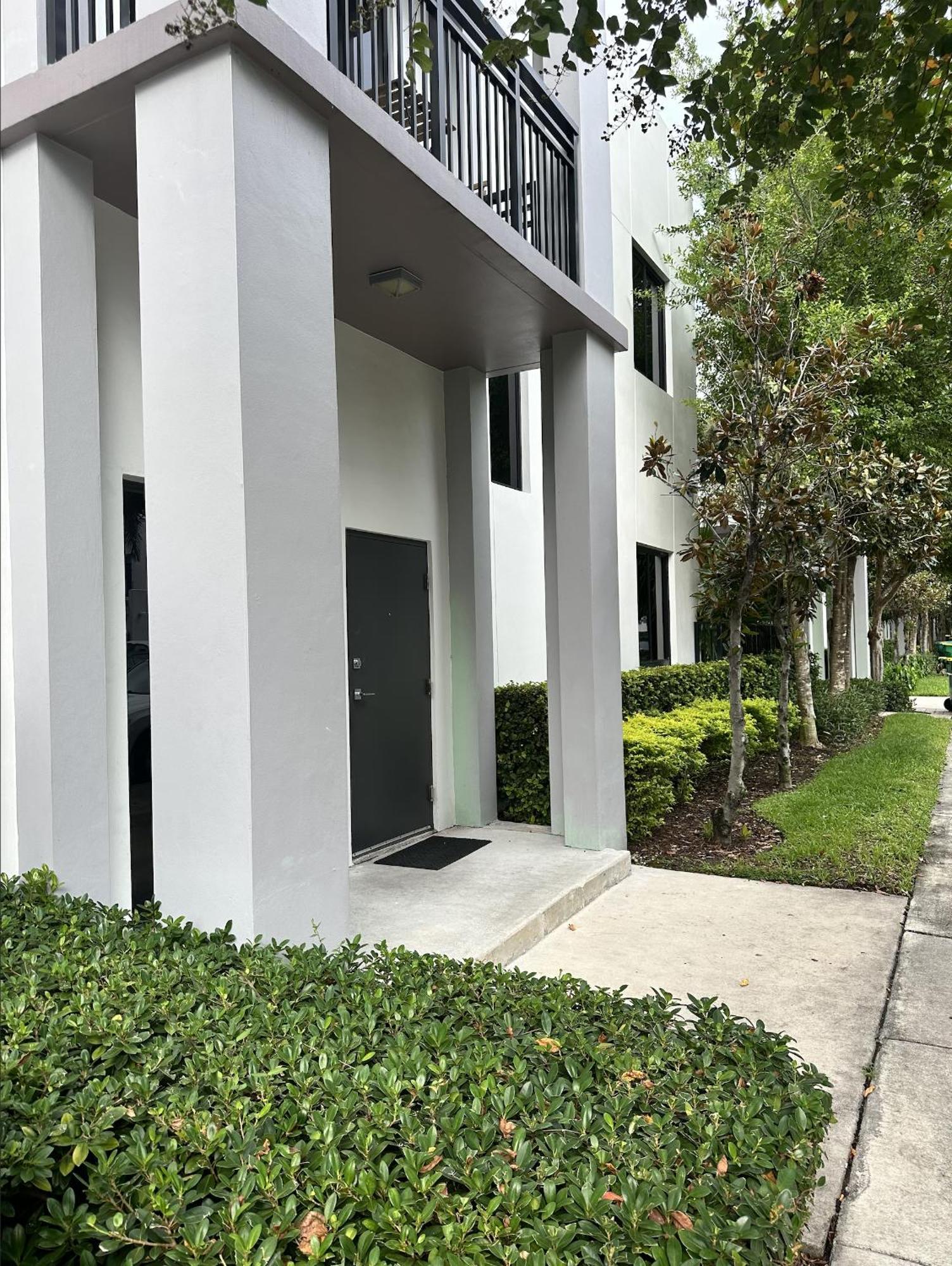 Master Bed Room In Calle Ocho Miami Exterior photo