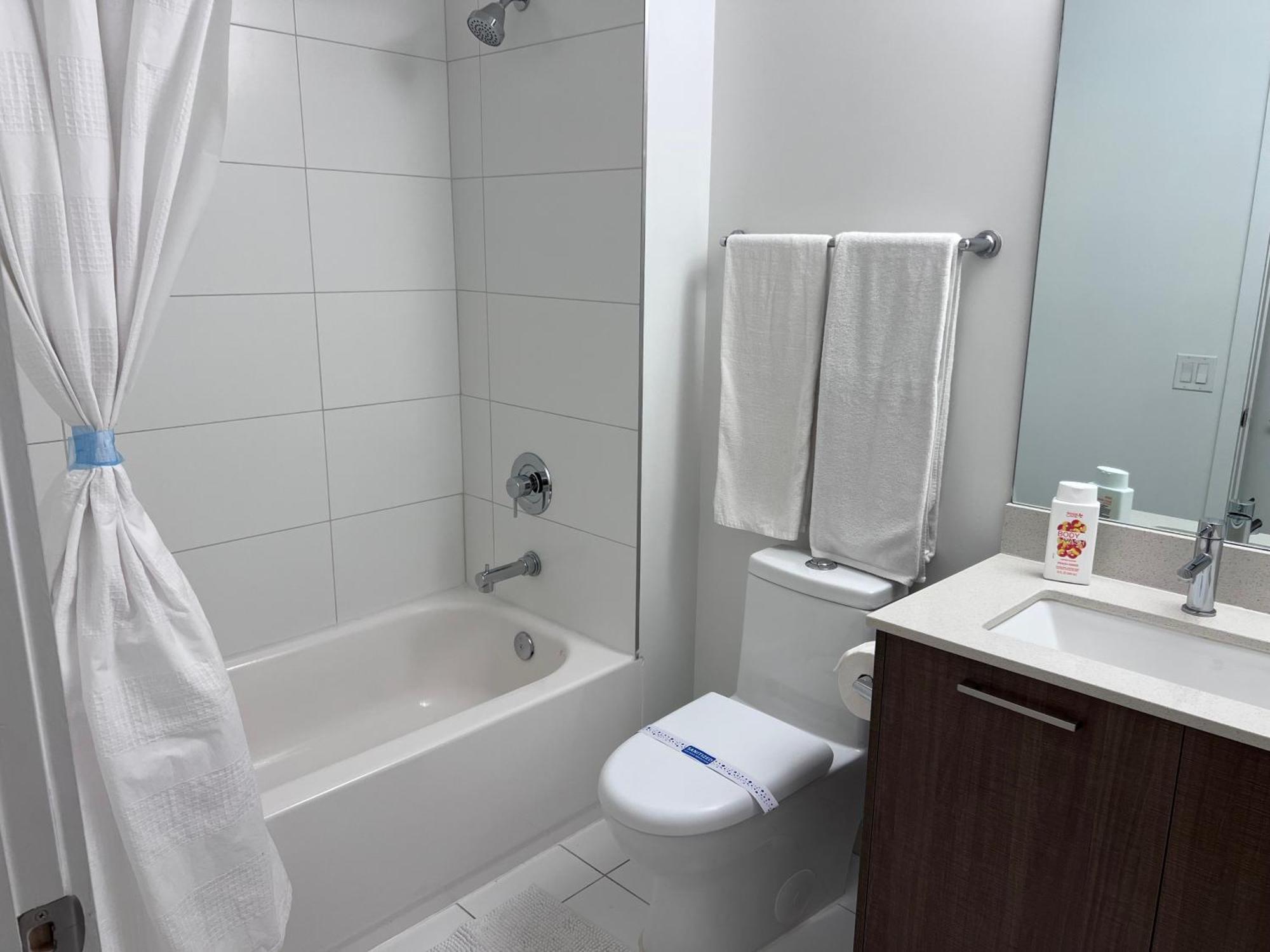 Master Bed Room In Calle Ocho Miami Exterior photo