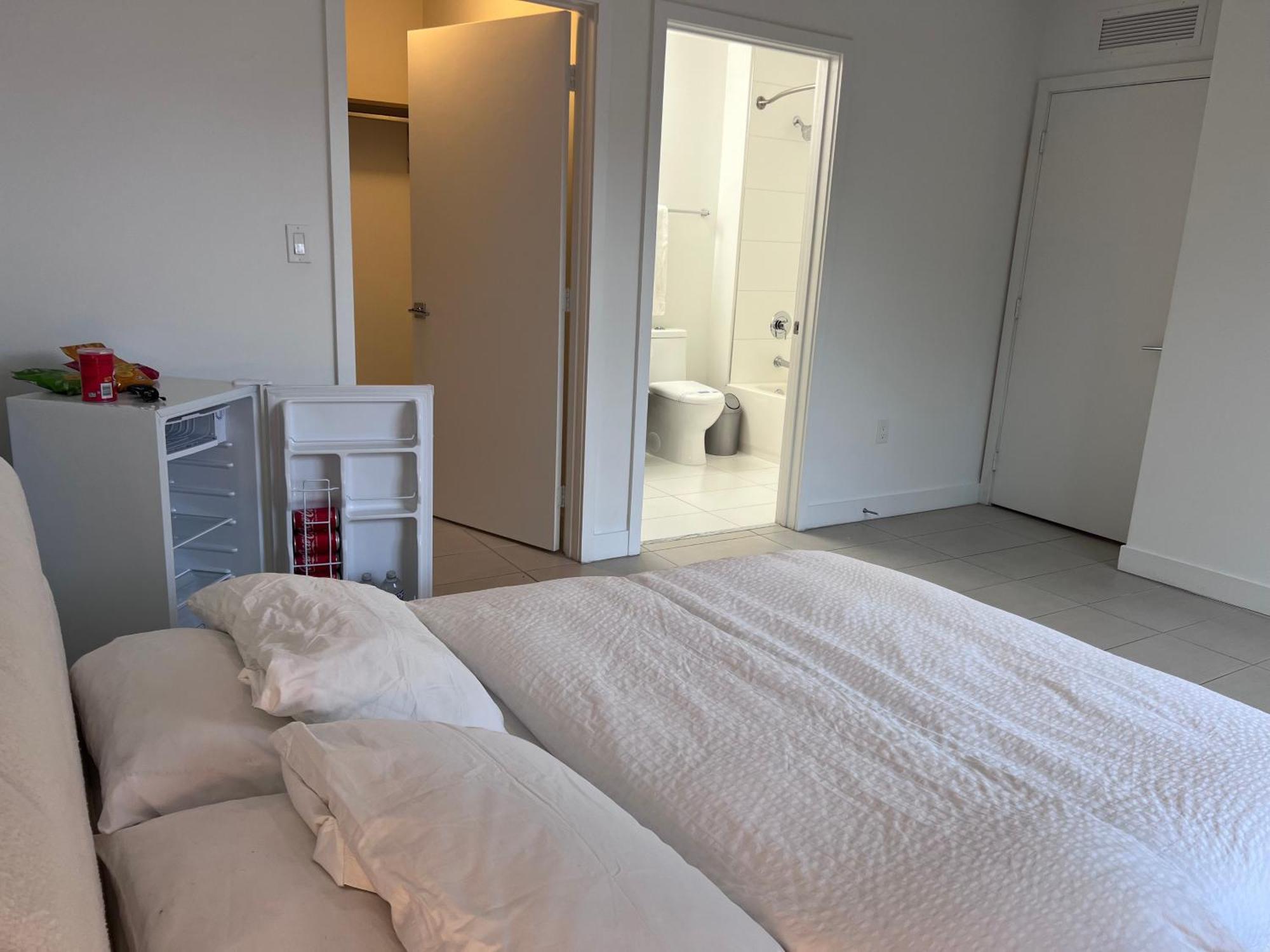 Master Bed Room In Calle Ocho Miami Exterior photo