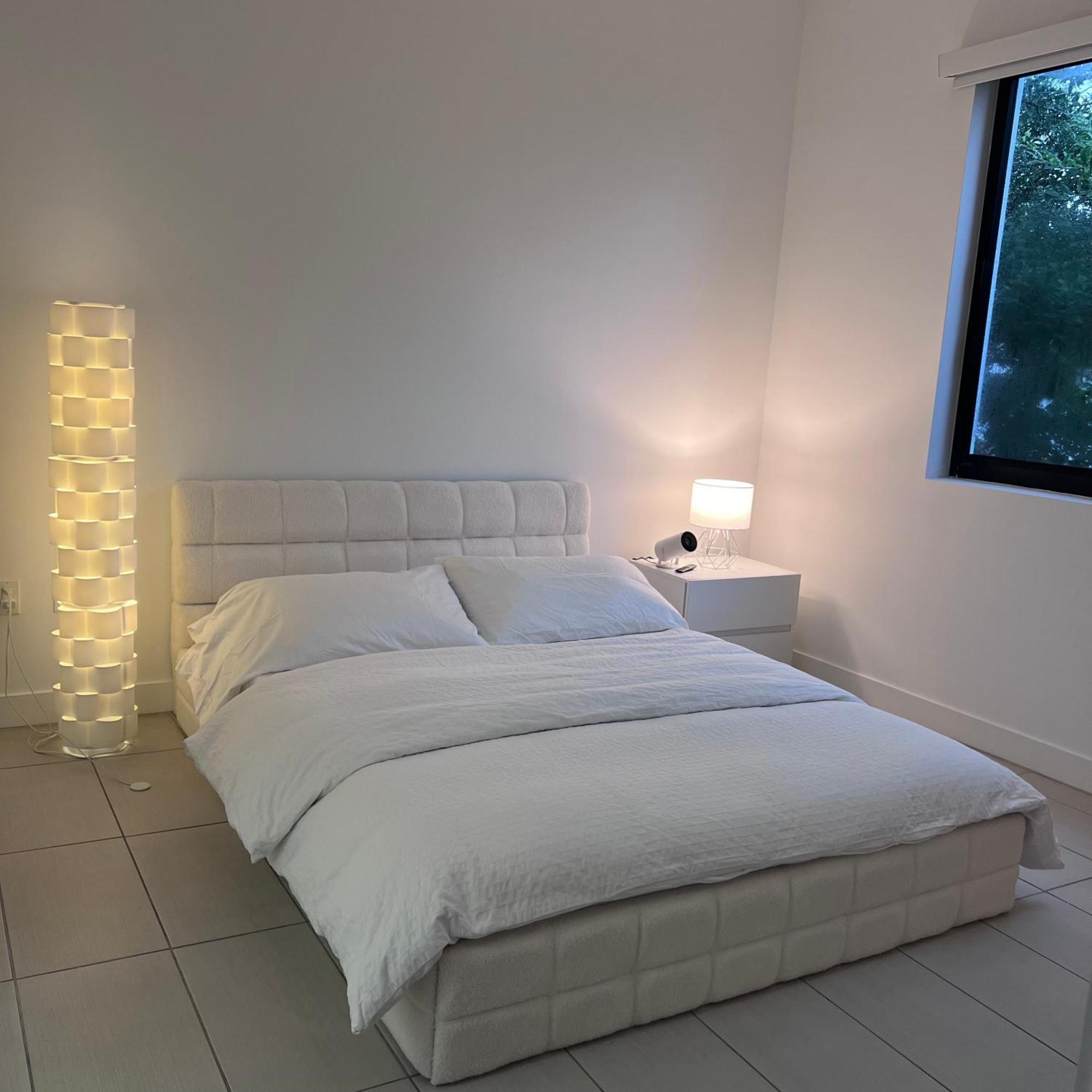 Master Bed Room In Calle Ocho Miami Exterior photo
